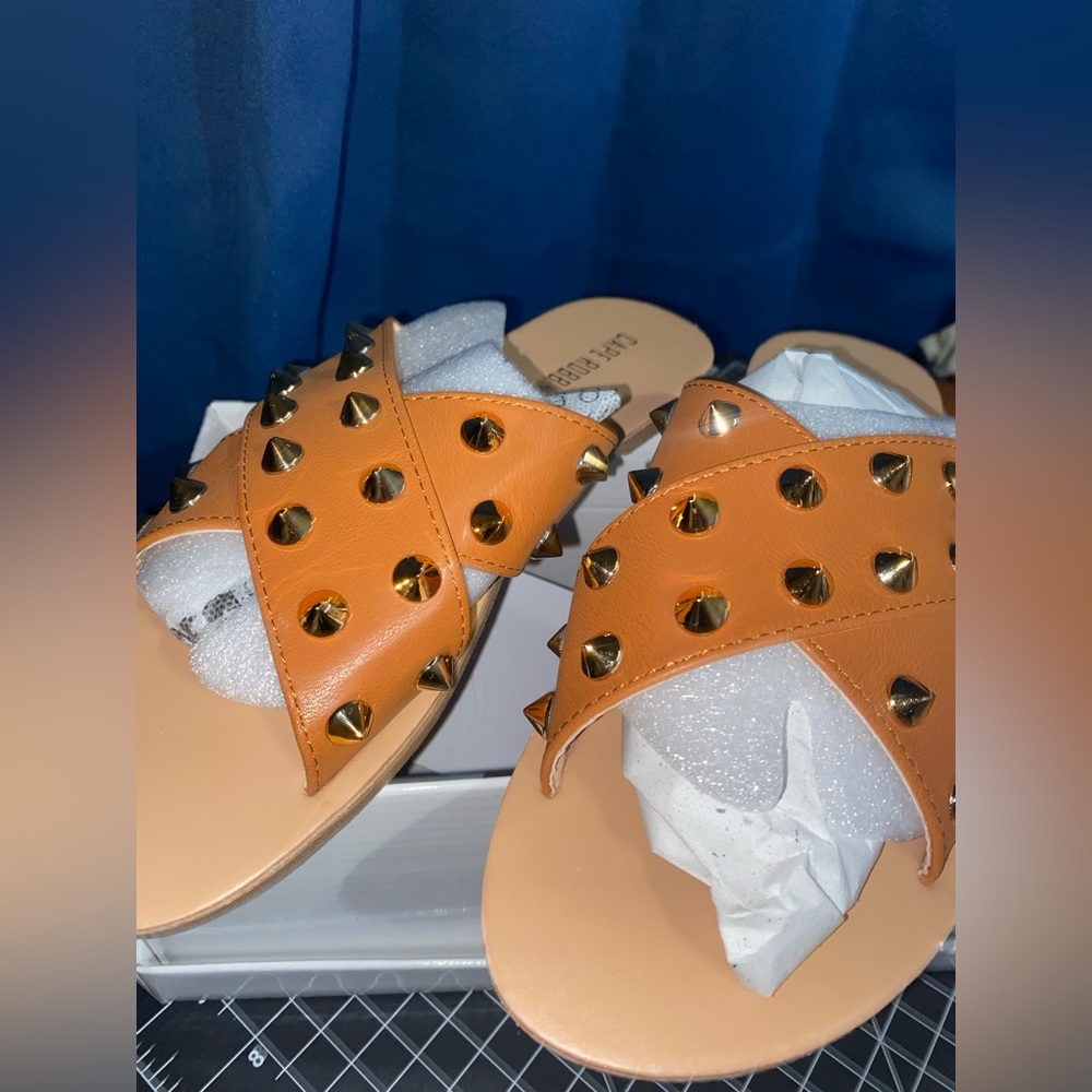 Sandals size (8)